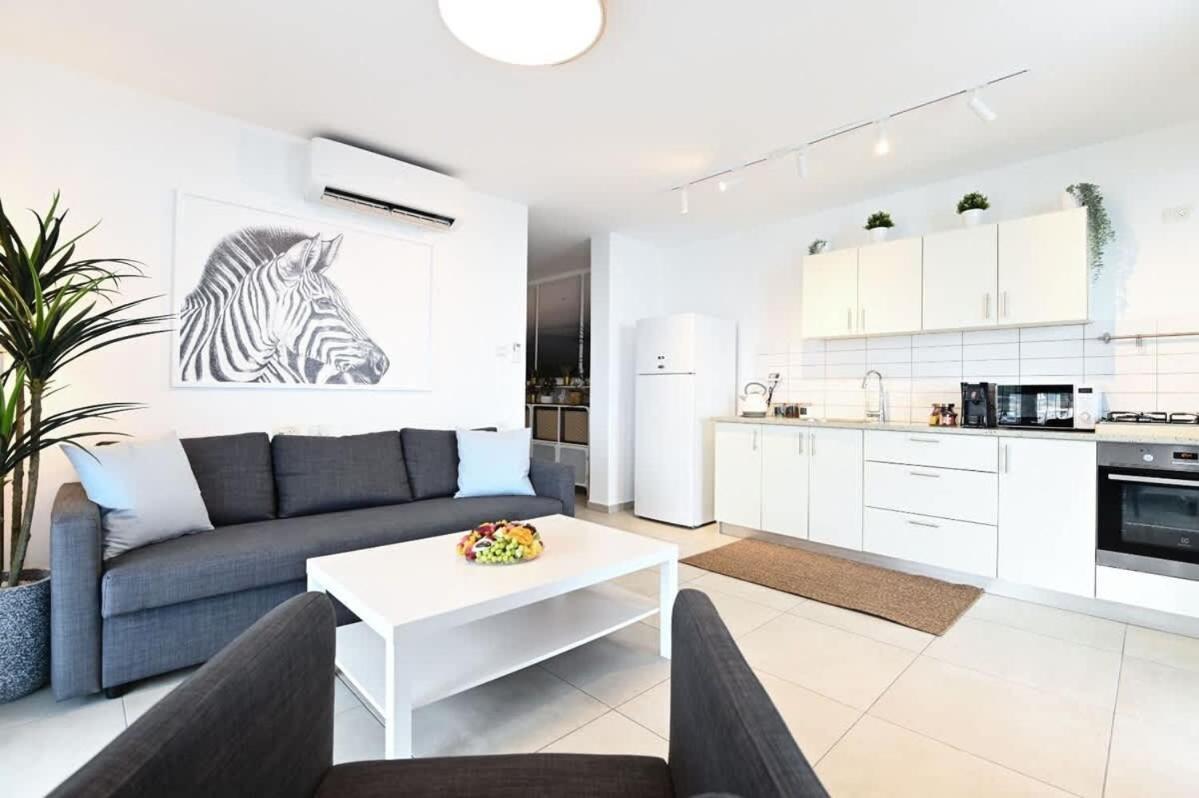 L.T.D- My View. 2 Bedroom Apartment By The Lake. طبريا المظهر الخارجي الصورة