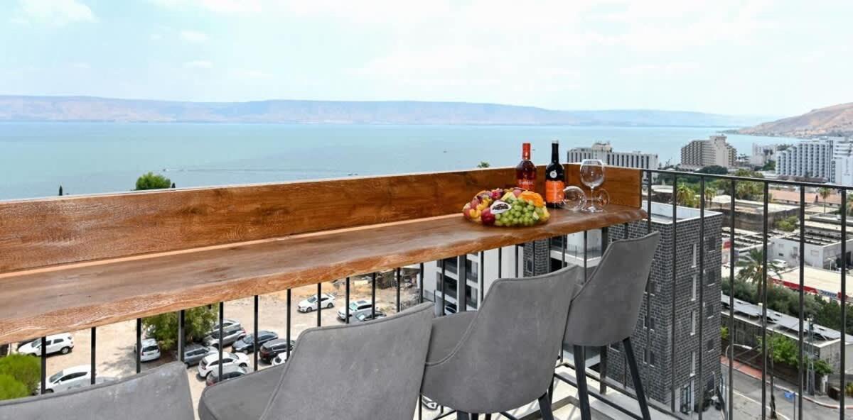 L.T.D- My View. 2 Bedroom Apartment By The Lake. طبريا المظهر الخارجي الصورة