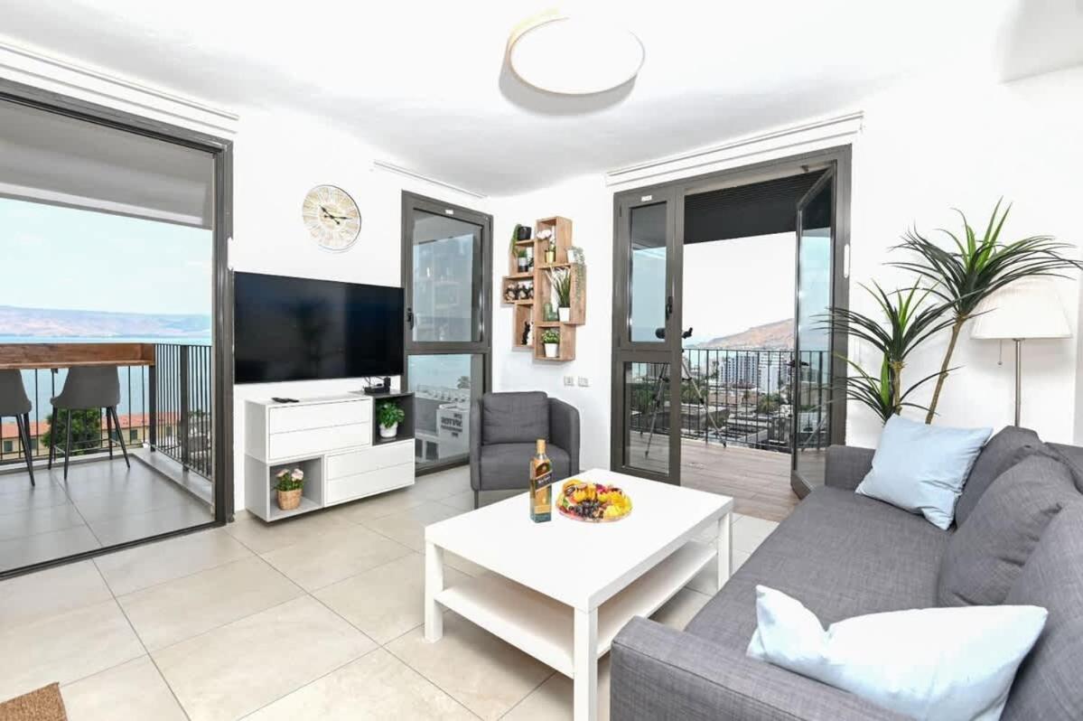 L.T.D- My View. 2 Bedroom Apartment By The Lake. طبريا المظهر الخارجي الصورة